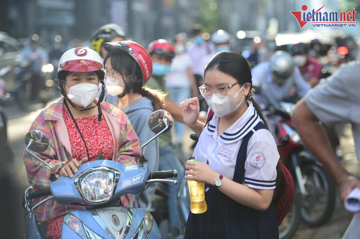 Hon 94.000 thi sinh o TP.HCM thi vao lop 10 ngay dau tien-Hinh-2