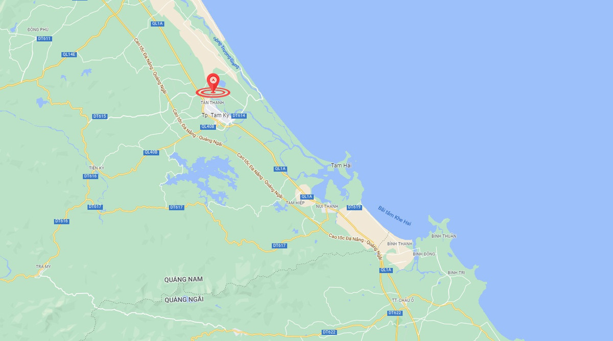 Thi thể người đàn ông được phát hiện tại xã Tam Thăng, TP Tam Kỳ, tỉnh Quảng Nam (chấm đỏ). Ảnh: Google Maps.
