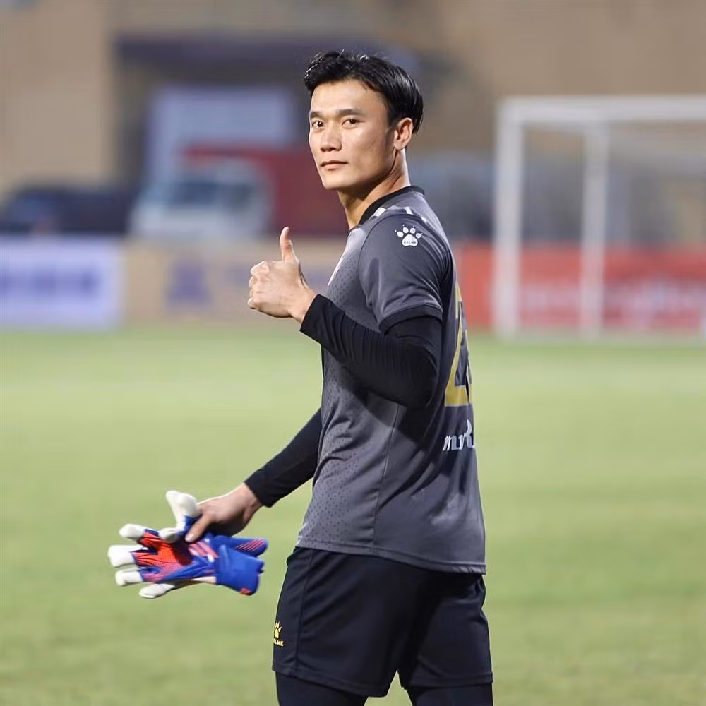 Thu mon Bui Tien Dung co nguy co bi 'truc xuat' khoi CLB-Hinh-3