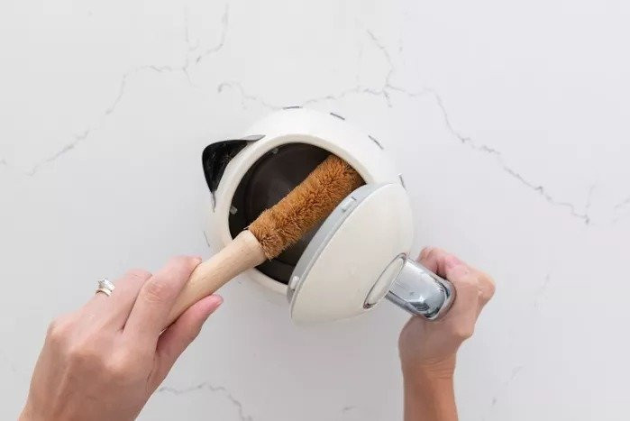 Am nuoc dung lau ngay bam day can voi duoi day-Hinh-2