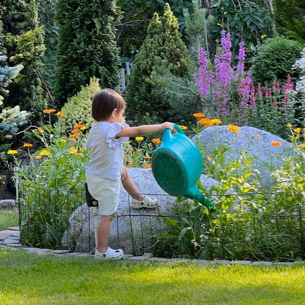 Bat ngo ai nu Ho Ngoc Ha chua day 2 tuoi da cam mic hat hay-Hinh-10