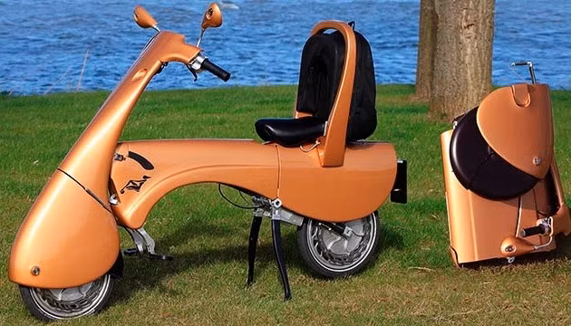 Bạn đã bao giờ tưởng tượng đến chuyện kéo một chiếc xe máy như đang kéo va li hành lý chưa? Chiếc Moveo này chính là câu trả lời cho bạn.