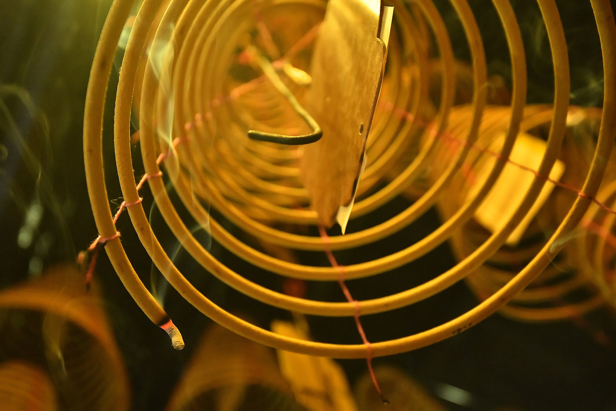 Hang tram vong nhang 'khong bao gio tat' trong ngoi chua co mien Tay-Hinh-5