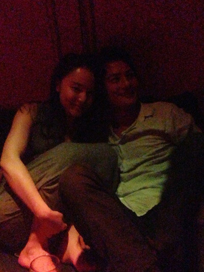 Archie và Hạ rất tình tứ.