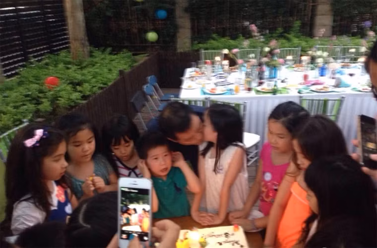 Trong cuộc ly hôn xảy ra vào tháng 9 năm ngoái, tin cho hay, lỗi phần lớn là do Lý Á Bằng lừa dối vợ, và nữ diva châu Á đành ngậm ngùi nói lời chia tay dù trong lòng cô vẫn còn rất yêu chồng.