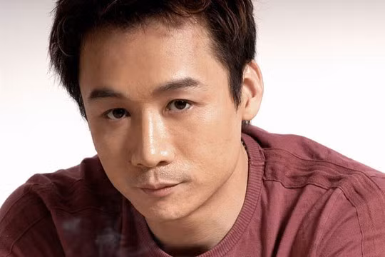 Vào đêm 4/8,“Hòa thượng Hư Trúc” của “Thiên long bát bộ” (2003), nam diễn viên Cao Hổ đã bị cảnh sát Bắc Kinh bắt giữ cùng 3 người khác khi đang sử dụng ma túy. Tại hiện trường, cảnh sát thu giữ bảy gr cần sa và một gr ma túy đá. Thông tin ban đầu từ phía cảnh sát cho biết, Cao Hổ đã nhận tội, và kết quả xét nghiệm nước tiểu của cả bốn người đều dương tính với ma túy.