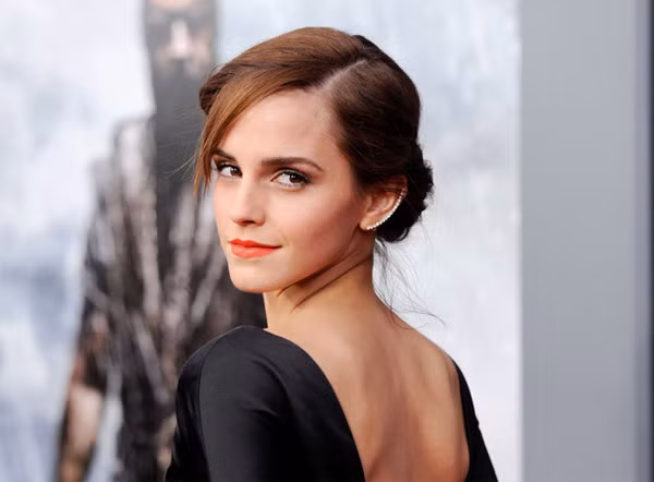 Emma Watson trong buổi đi quảng bá phim mới Noah.