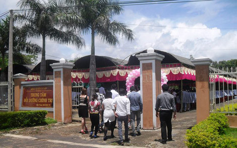 Trung tâm bồi dưỡng chính trị huyện Cư Jút thành nơi tổ chức đám cưới linh đình.