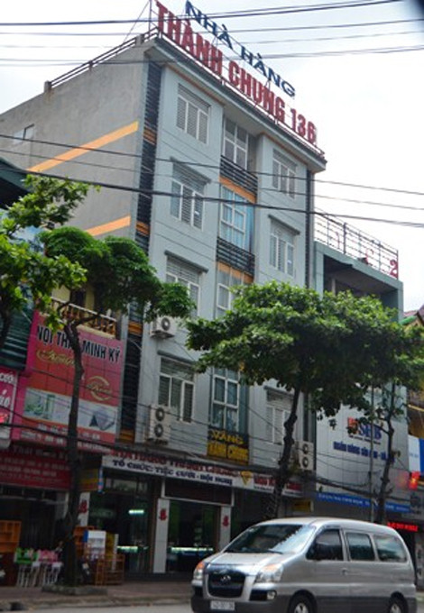 Tiệm vàng Thành Chung nằm trọn 1 phần trong một nhà hàng Thành Chung 136 bị mất trộm.