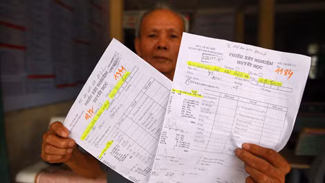 Phiếu xét nghiệm huyết học tại Bệnh viện Đa khoa Hoài Đức (Hà Nội) của hai người khác nhau nhưng các kết quả xét nghiệm lại hoàn toàn giống nhau.