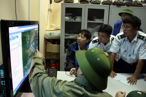 Trước diễn biến phức tạp của cơn bão số 5 (Jebi), sáng 3/8, lãnh đạo tỉnh Quảng Ninh đã đi kiểm tra công tác phòng, chống cơn bão tại Hạ Long, Vân Đồn, Cẩm Phả và Quảng Yên.