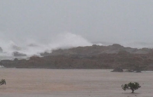 Bão số 5 gây sóng lớn ở vùng biển Cô Tô, tỉnh Quảng Ninh.