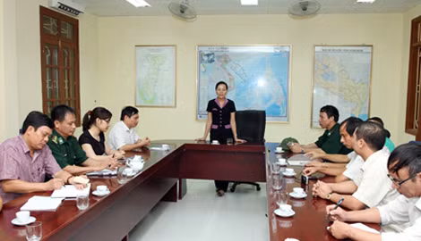 Bí thư Tỉnh ủy Ninh Bình Nguyễn Thị Thanh làm việc với Ban chỉ huy PCLB & TKCN tỉnh, huyện Kim Sơn, Bộ đội biên phòng... tại trụ sở Trung tâm chỉ huy PCLB&TKCN tỉnh.