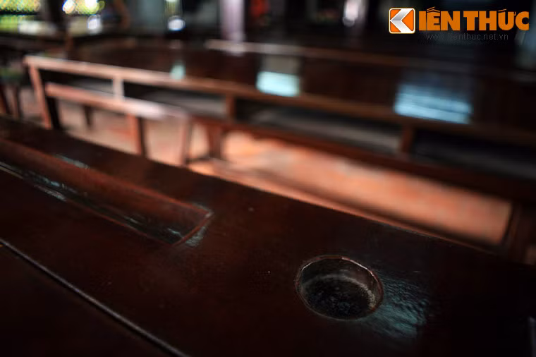 Trong thời gian dạy ở trường, thầy giáo Nguyễn Tất Thành dạy lớp nhì, chủ yếu là dạy chữ Quốc ngữ và Hán văn, ngoài ra, còn kiêm nhiệm môn thể dục.