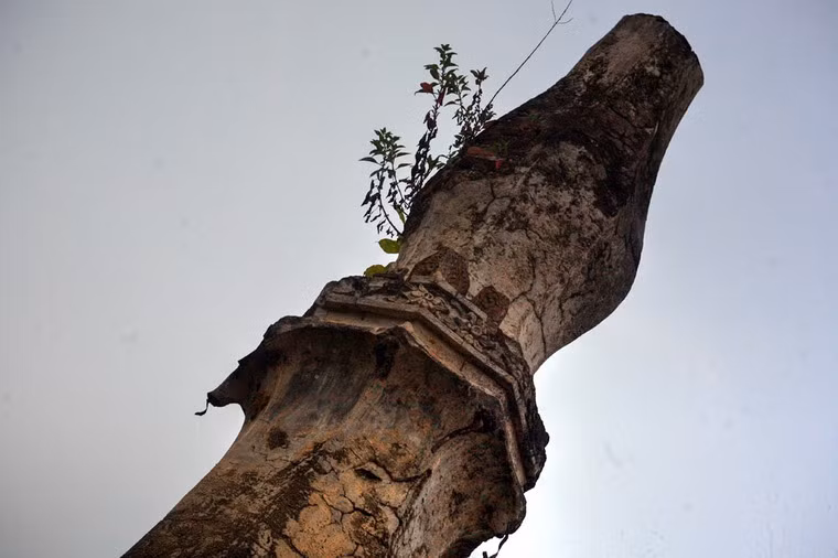 Theo các nhà sử học, tháp do cộng đồng người Lào chạy nạn khỏi cuộc xâm lược của Miến Điện xây dựng vào khoảng năm 1569 - 1594.