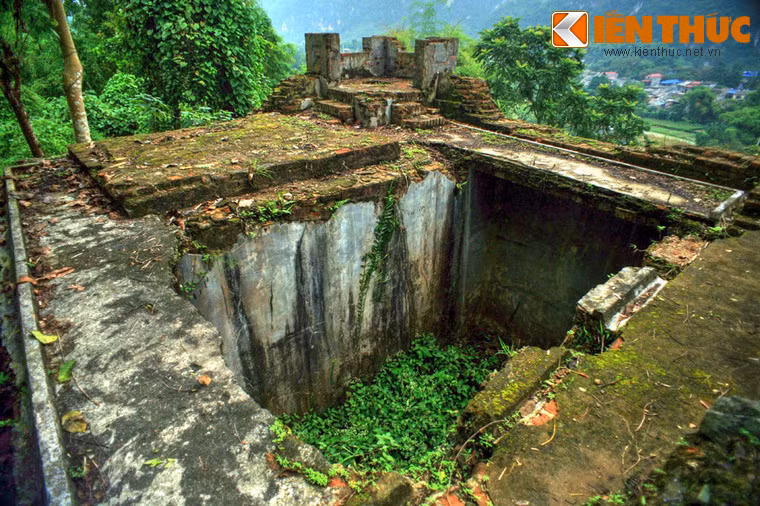 Ngày 2/10/1044, 12 đảng viên đã vượt ngục thành công. Đây là lực lượng chủ yếu lập chiến khu Nguyễn Huệ và căn cứ Tân Trào, để tháng 5/1945 đón Bác Hồ từ Pác Bó về Tân Trào lãnh đạo tổng khởi nghĩa tháng 8/1945. Ảnh: Khu hầm cầm cố.