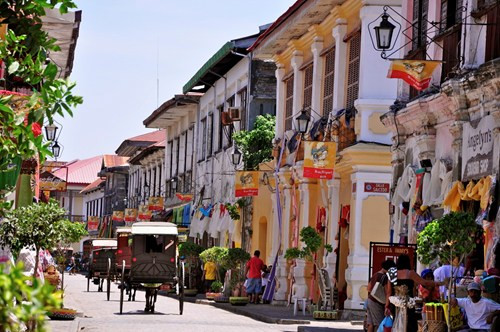 Không chỉ đẹp về kiến trúc, Vigan còn cuốn hút du khách với cuộc sống đời thường sôi động và giàu bản sắc.