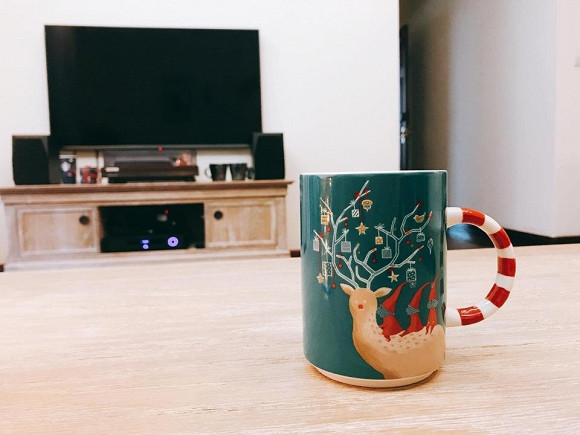 Không chỉ làm nghề người mẫu mà hiện tại Xuân Lan còn mở riêng cho mình học viện đào tạo những người có đam mê trình diễn thời trang, chụp ảnh ở nhiều lứa tuổi. Trong ảnh là khu phòng khách lịch sự gần gũi