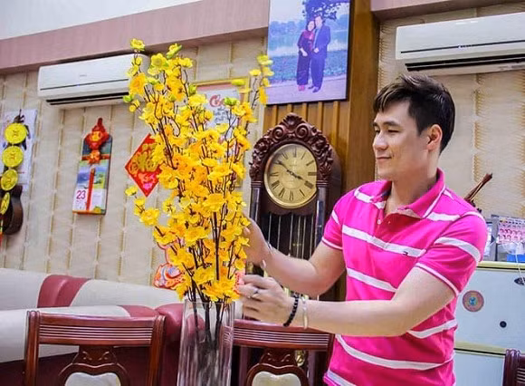 Ngoài căn nhà ở trung tâm TP.HCM, Khánh Phương còn có một căn nhà ở quận 5 và ở Hà Nội để anh tiện sinh sống khi ra ngoài Bắc lưu diễn.