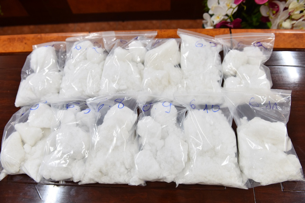 Theo C04, trong 6 tháng đầu năm, lực lượng chức năng phát hiện hơn 11.200 vụ án về ma túy, bắt giữ gần 16.000 nghi phạm. Qua đó thu giữ gần 1,6 tấn ma túy tổng hợp và 850.000 viên ma túy.