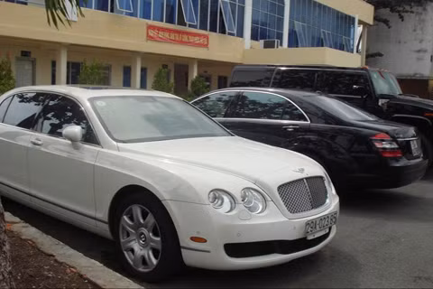 Hiện tại, công an Quận 7 - TP HCM đang điều tra để làm rõ sự việc. Trong ảnh: Xe đang bị giữ tại trụ sở công an. Ảnh: ĐVO