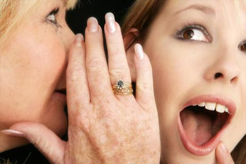 Chú ý khi mặc quần áo. Tránh mặc quần áo ướt sau khi tắm; mặc quần áo rộng rãi, không bó sát nhất là với quần áo chip; thay quần áo chip hàng ngày.