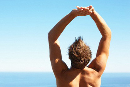 Làm sảng khoái tinh thần. Việc tập thể dục trước khi bắt đầu những công việc thường nhật khác cho phép bạn khởi đầu công việc của mình bằng một trí tuệ minh mẫn và tươi tắn. Một động tác duỗi người kéo giãn cơ thể hay các bài tập “vờn bóng” sẽ giúp bạn quên đi phần nào những áp lực trong công việc, cuộc sống, thậm chí, cả sự mệt mỏi từ cuộc vui đêm qua với đám bạn thân.