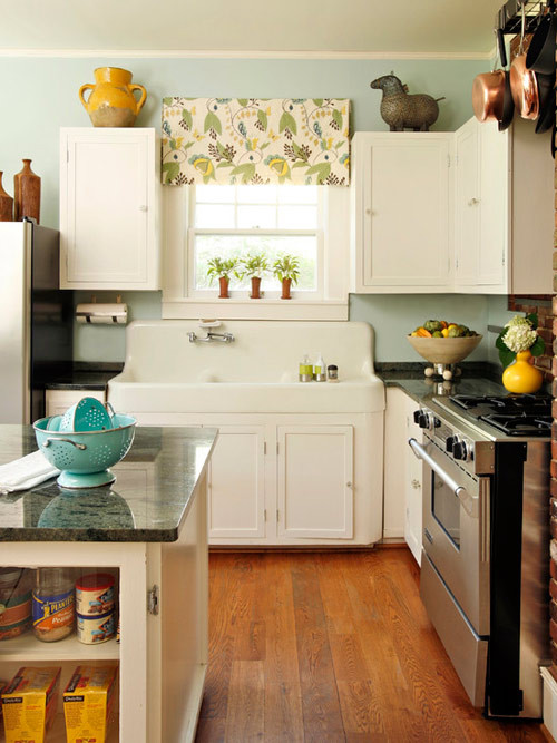 Các thiết bị nhà bếp. Lò vi sóng hay các thiết bị nhà bếp khác bị rò rỉ bức xạ nhiệt mang nguy cơ tiềm ẩn gây hại cho thai nhi. Đây là một trong những yếu tố môi trường không an toàn cho mẹ và thai.