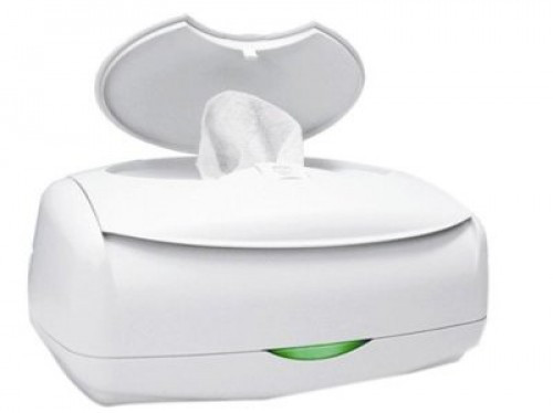 Khăn ướt trẻ em. Bạn có biết khăn ướt của trẻ em cũng có thể vệ sinh được chổi trang điểm? Bạn trải khăn ra tay rồi xoay tròn chiếc cọ, vừa xoay vừa vỗ nhẹ để bụi phấn rơi ra khăn tay. Nếu chiếc cọ mắt của bạn có cấu tạo dẹt thì bạn hãy xoay chổi dọc ngang thay vì xoay tròn.