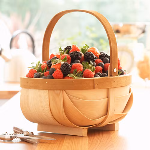 Hoa quả mọng. Đây cũng là một trong những thực phẩm giàu chất chống oxy hóa giúp cơ thể kháng viêm, ngăn ngừa bệnh tiểu đường, tác nhân gây tăng cân. Hơn nữa, ngoài hương vị thơm ngon, hoa quả này còn chứa ít calo không gây tăng cân.