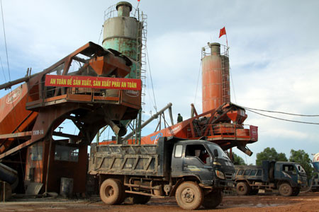 Máy trộn bê tông tham gia phục vụ Dự án nâng cấp sân bay Kép.