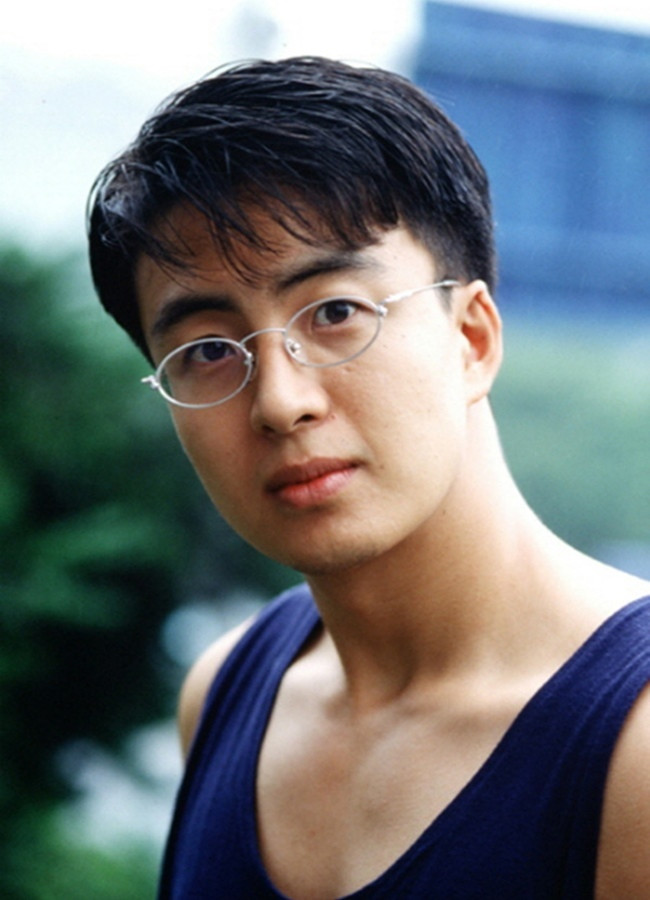 Bae Yong Joon 'Moi tinh dau': Tu ban han den 'ong trum giai tri'-Hinh-3