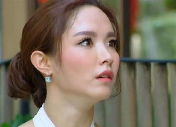 Lap camera trong nha, toi bat ngua chung kien hanh dong cua chi chong