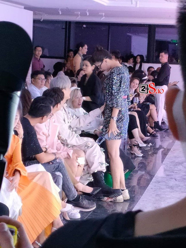 Dong nghiep ru nhau “kham bung” Trang Tran giua su kien-Hinh-2