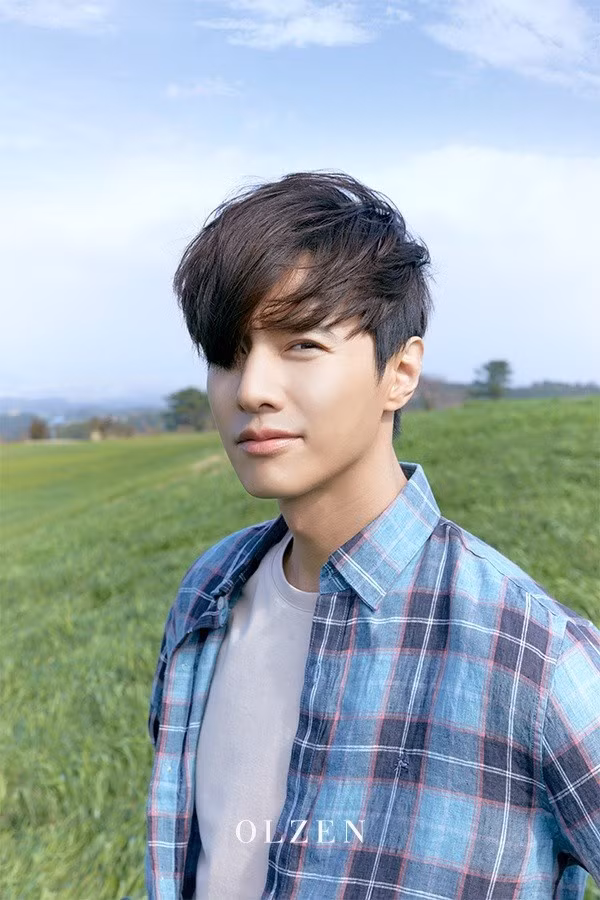 "Nam thần" Won Bin vẫn đẹp trai ngời ngời ở tuổi 44 ảnh 4