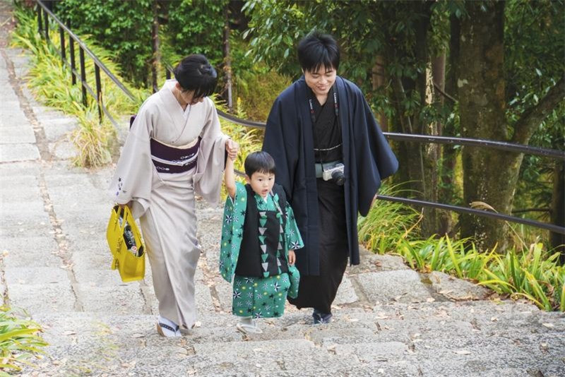 Đến Nhật Bản thăm ngôi chùa có hàng vạn búp bê may mắn ảnh 2