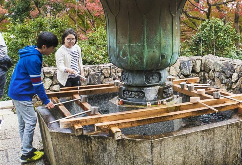 Đến Nhật Bản thăm ngôi chùa có hàng vạn búp bê may mắn ảnh 8