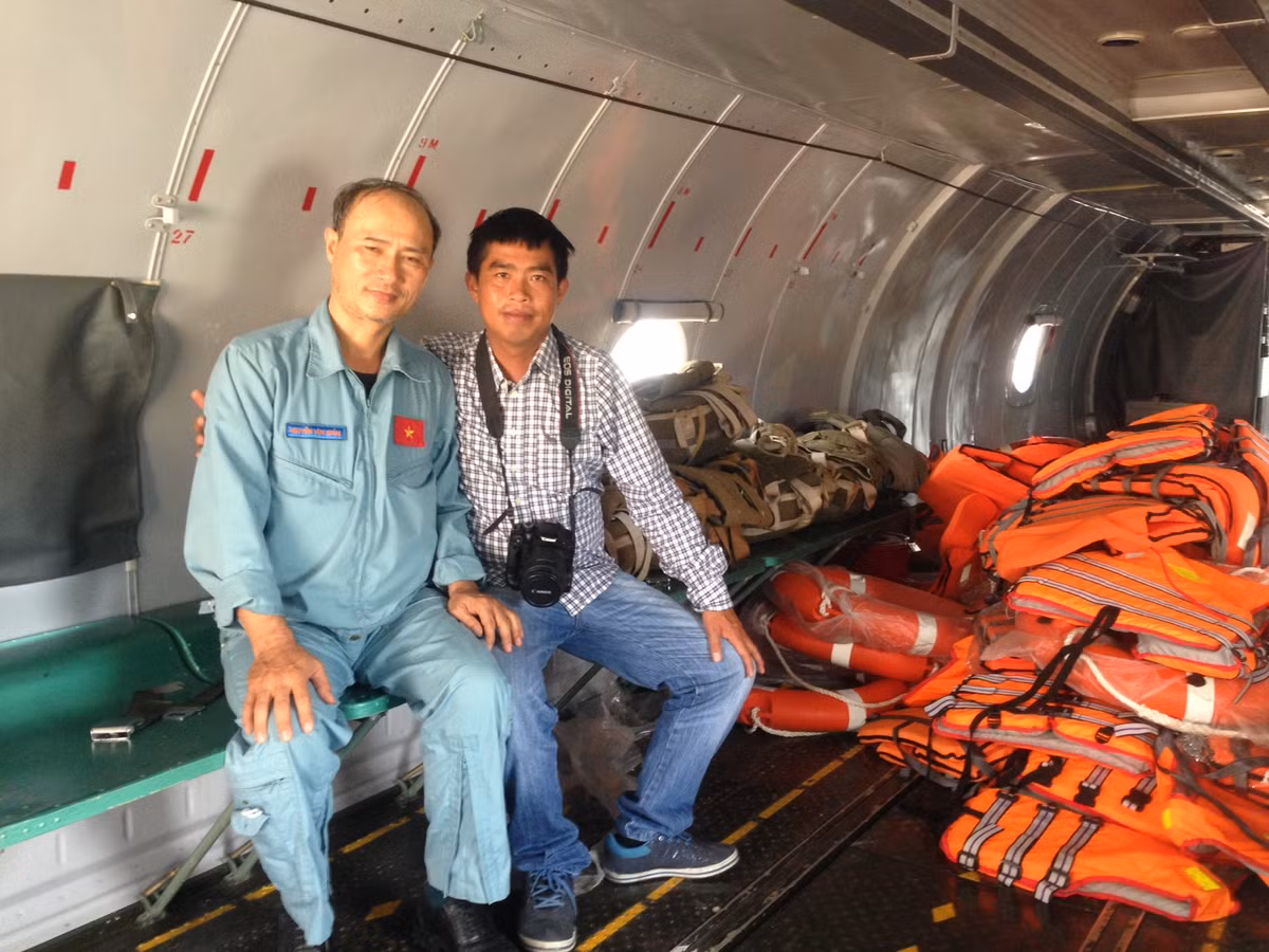 PV Kiến Thức đang có mặt trên chuyến bay, sẽ cập nhật thông tin đến bạn đọc.