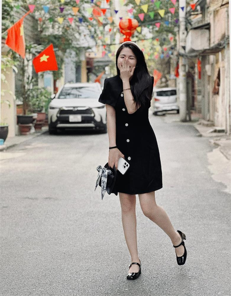 ợ Duy Hưng sở hữu body đẹp, sắc vóc được đánh giá không kém dàn diễn viên nữ VFC.