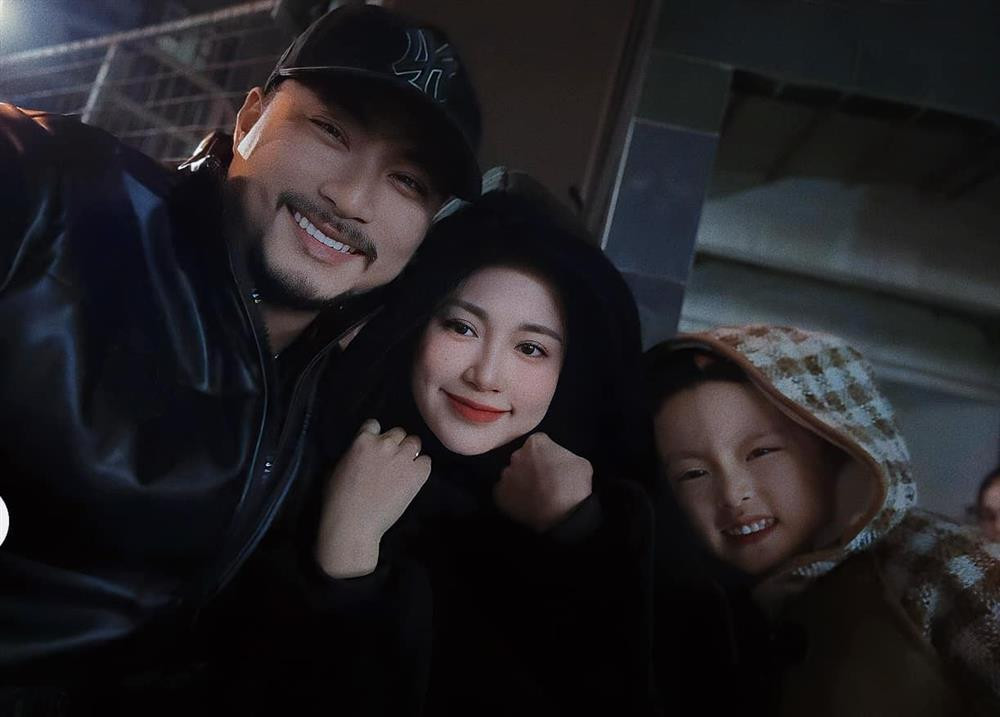 au khi lập gia đình, cô lui về làm hậu phương, làm quản lý cho chồng, song song với điều hành công việc kinh doanh.