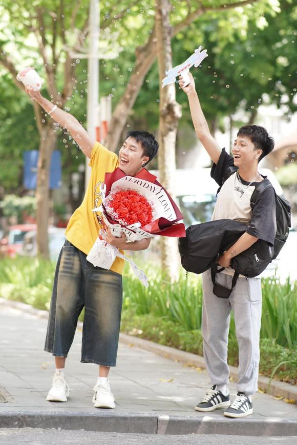 Bạn thân của Chải Tả trong 'Đi giữa trời rực rỡ' được nhiều bạn trẻ yêu thích.