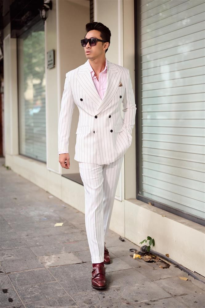 goài công việc trên sân khấu hay đóng phim, Trương Hoàng còn kinh doanh.