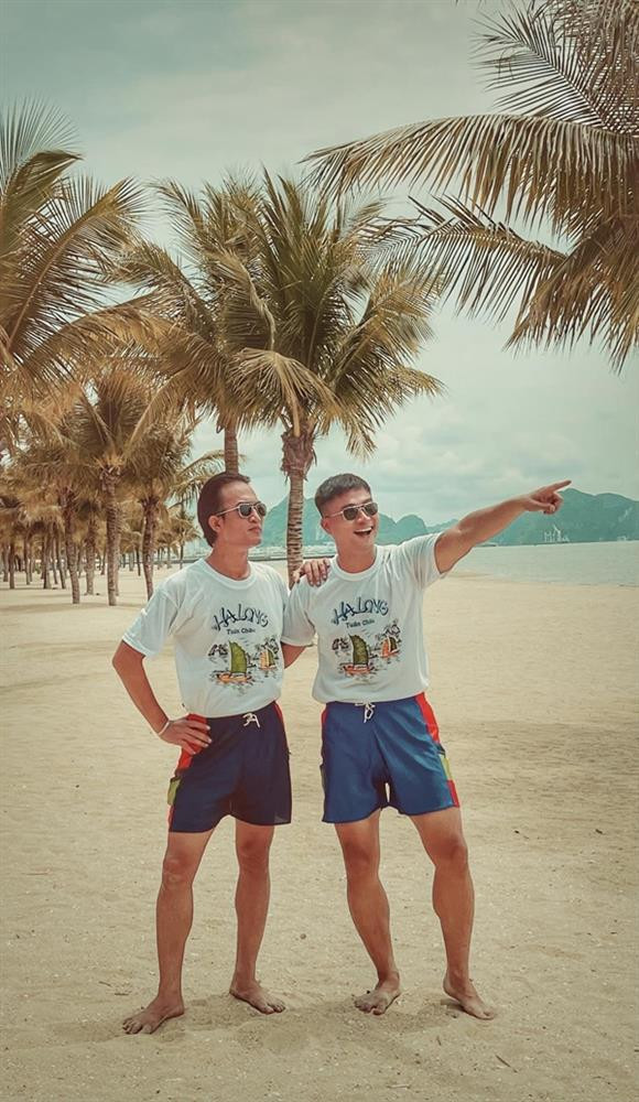 oãn Quốc Đam và Duy Hưng ngoài diễn xuất tốt, còn có điểm chung là ít kể về đời tư. Đặc biệt, Duy Hưng thường xuyên vắng mặt trong các buổi họp báo ra mắt phim cho dù có anh đóng chính.