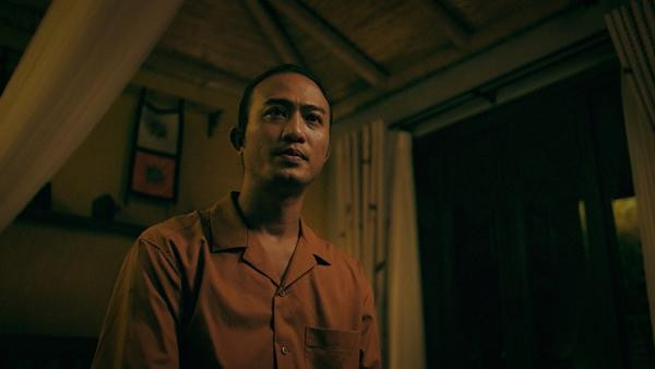 oãn Quốc Đam vào vai Hồng, một nhân vật thông minh, bản lĩnh, trầm tĩnh, khả năng xử lý tình huống tốt. Hồng là con nuôi ông trùm Lê Toàn (Hoàng Hải) và luôn cố gắng đi tìm người đã sát hại bố mẹ đẻ của mình. Nhưng anh cũng luôn cố gắng bảo vệ gia đình bố nuôi, đặc biệt là Khương.