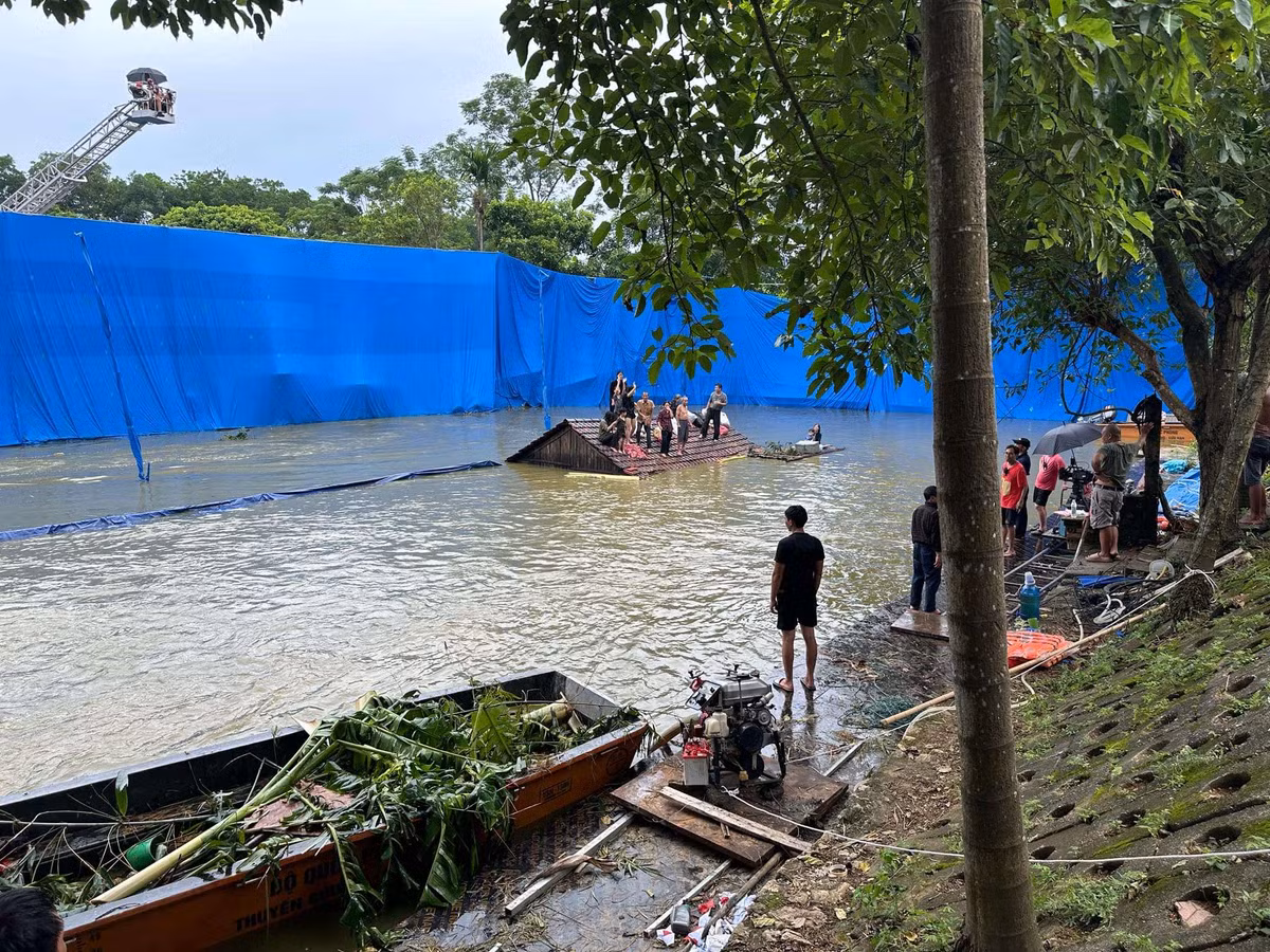 Xuc dong canh bo doi giup dan tranh bao trong phim gio vang VTV-Hinh-7