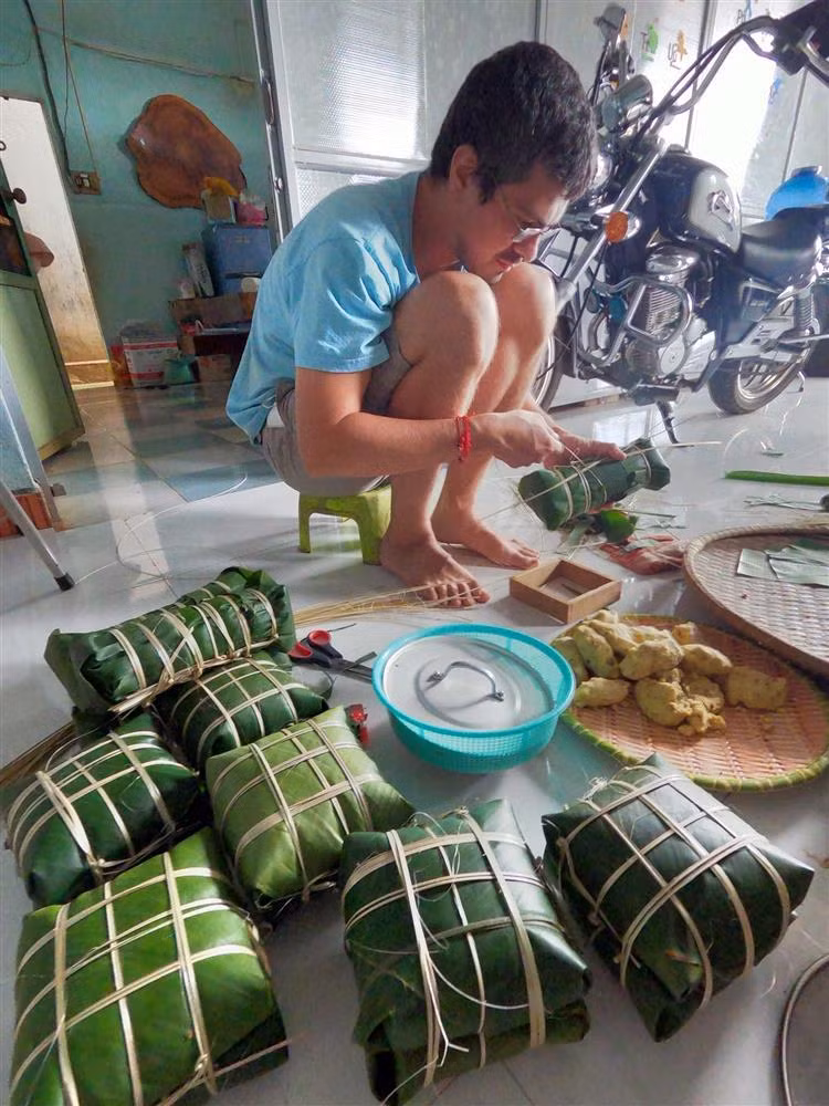 Chang trai Bi lay vo Viet, theo ve Dak Lak lam ray-Hinh-5