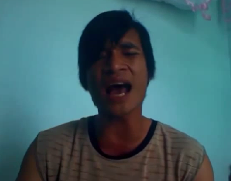 "Ghét nhạc trẻ" nhưng vì được yêu cầu nên Lệ Rơi vẫn quyết định cover "Chắc ai đó sẽ về". Vẫn phong cách "lệch tông" đã trở thành thương hiệu, Lệ Rơi thể hiện ca khúc rất vô tư và khiến người xem không thể nhịn cười. Click vào ảnh để xem bản cover của Lệ Rơi.