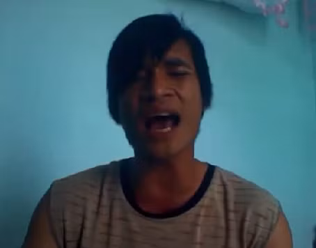 "Ghét nhạc trẻ" nhưng vì được yêu cầu nên Lệ Rơi vẫn quyết định cover "Chắc ai đó sẽ về". Vẫn phong cách "lệch tông" đã trở thành thương hiệu, Lệ Rơi thể hiện ca khúc rất vô tư và khiến người xem không thể nhịn cười. Click vào ảnh để xem bản cover của Lệ Rơi.