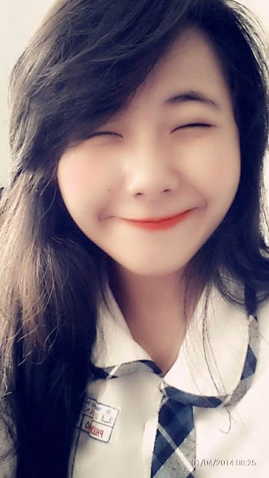 Đời thường, Phương Thảo cũng là một 9X rất xinh đẹp, nhí nhảnh và có nụ cười đáng yêu.