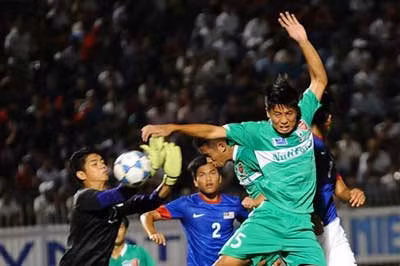 U19 HAGL sớm có được ưu thế nhờ cú đánh đầu của Hồng Duy.